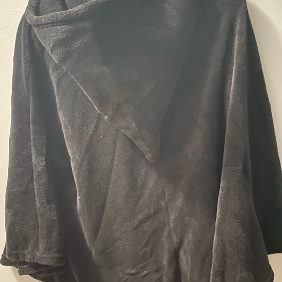 Harry Potter Gryffindor Poncho Fleece - Picture 4 of 4